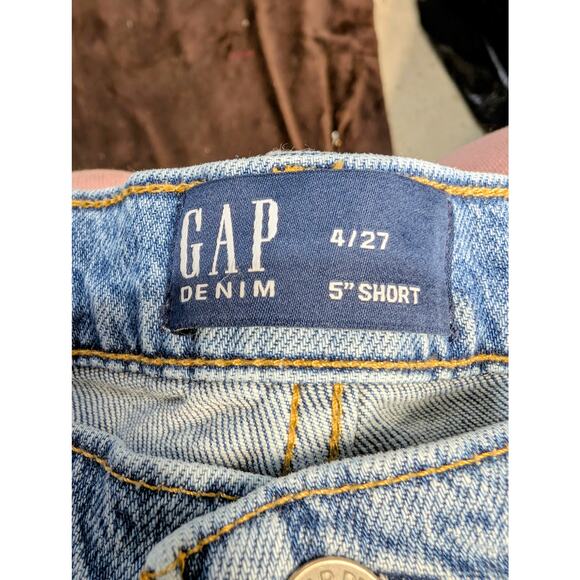 GAP Denim 5” Cutoff Shorts Light Distressed Wash Size 4/27 NWOT - Picture 4 of 7